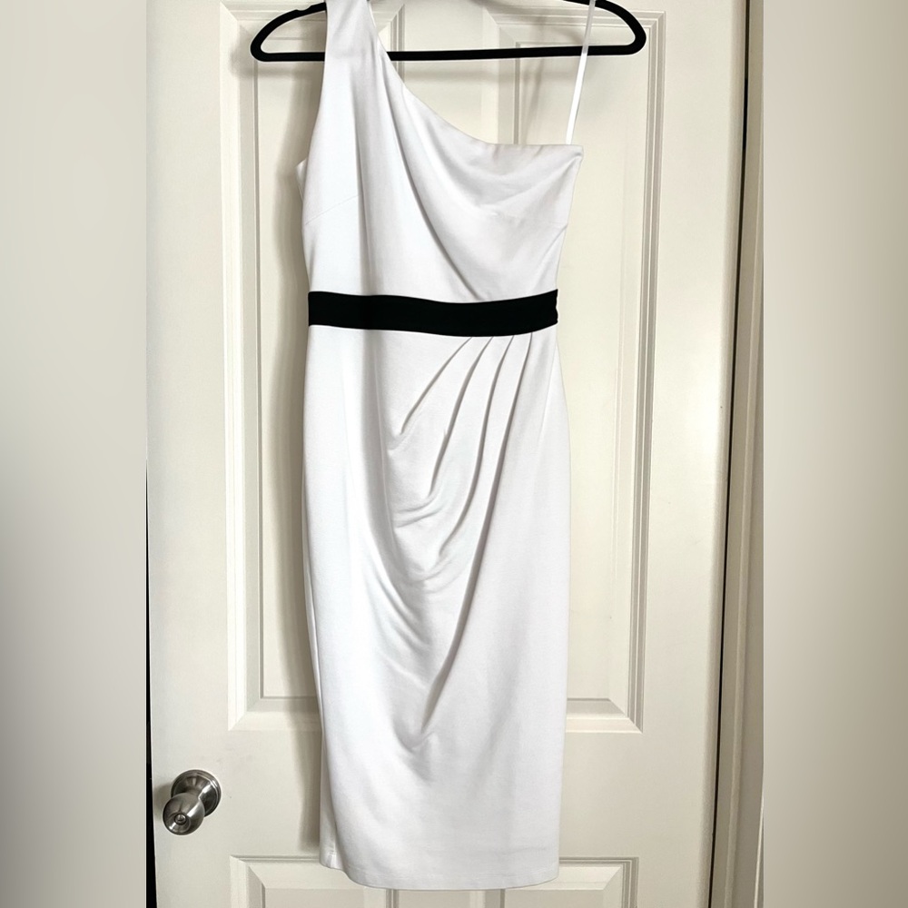 NWOT bebe One Shoulder White Midi Dress Size: Small